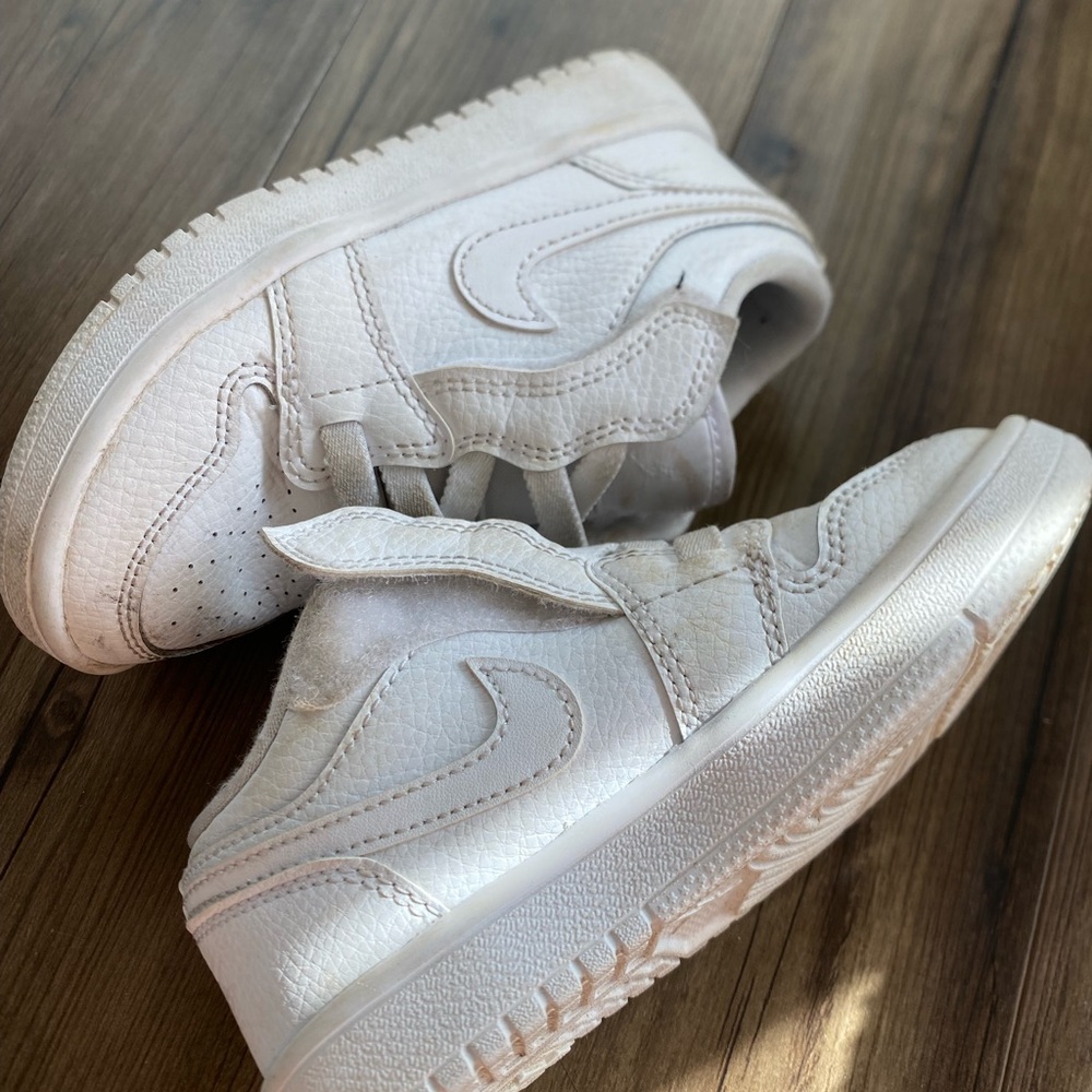 Little Kids Nike Air Jordan Shoes. Size 11C. Used in good condition.
